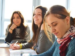 21.560 Jugendliche bestehen das Abitur in Hessen mit der Durchschnittsnote 2,24