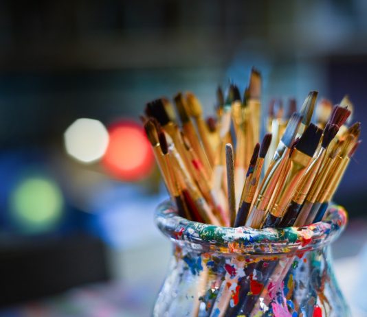 Studierende gestalten Motiv für Weihnachtskarte