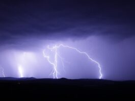 Wenn es blitzt und kracht: Diese Gefahren drohen bei Sommergewittern