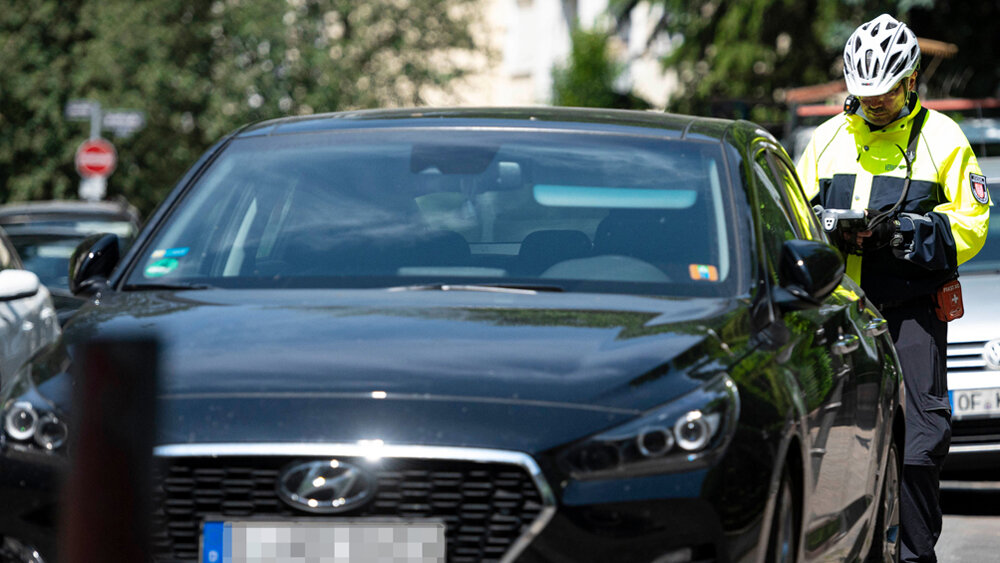 Verkehrspolizei-bei-Kontrollen_1000x563