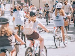 Wiesbaden tritt an: Kinder-Fahrrad-Korso „Kidical Mass“