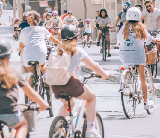 Wiesbaden tritt an: Kinder-Fahrrad-Korso „Kidical Mass“