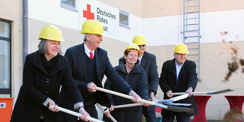 csm_Mornewegviertel_Spatenstisch_DRK_Tageszentrum_c_DRK_Darmstadt_02032022_800x400_1bf6a43feb