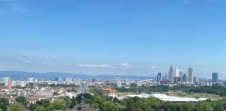 Wäldchestag-Tour und Weinprobe im Riesenrad beim Frankfurter „Nationalfeiertag“