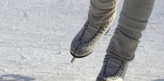 Das Bild zeigt Schlittschuhe.