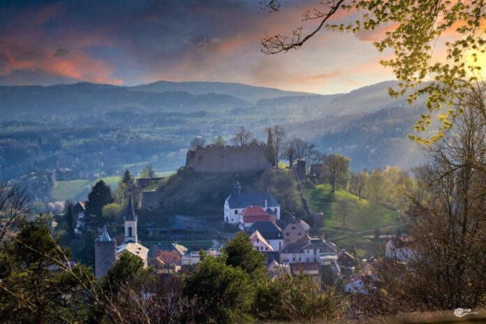Das Foto zeigt die Burg Lindenfels (Foto: Alexander Walter).