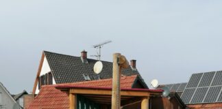 Die neue Sandbaustelle auf dem Spielplatz „Schulstraße“ in Nauheim. (Foto: Gemeinde Nauheim)
