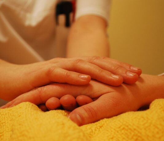 Land Hessen fördert Projekt „Angehörige Sterbender stärken“ (Symbolfoto: Pixabay)