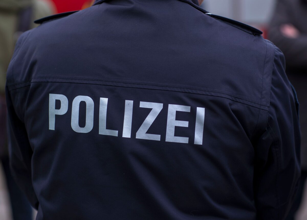 Polizist in Uniform.