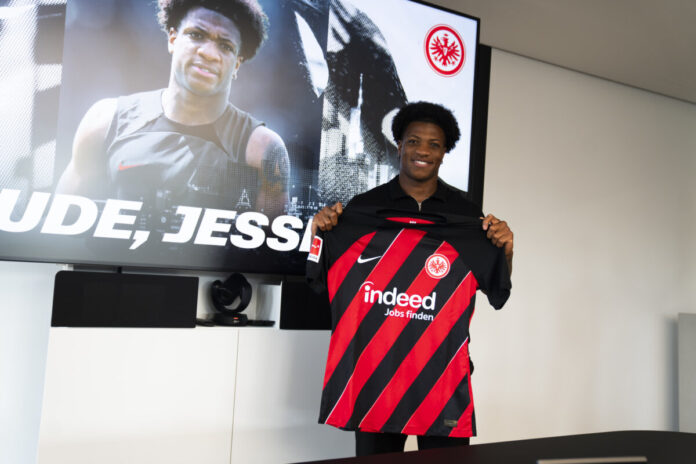 DFB-Pokalfinalist Eintracht Frankfurt hat am frühen Freitagvormittag die Verpflichtung von U21-Nationalspieler Jessic Ngankam (22) bekannt gegeben. Foto: EIntracht