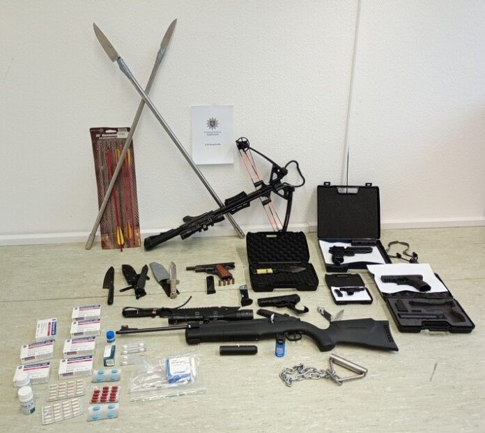 pol-da-bensheim-kripo-findet-waffen-bei-durchsuchung