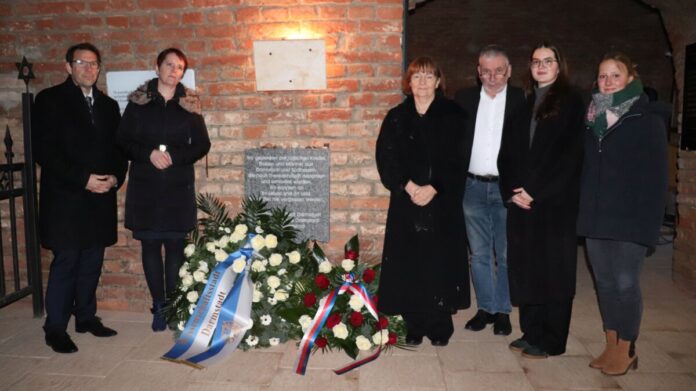 Kolumbarium Theresienstadt Enthüllung Gedenktafel_Foto Jonathan Alter GCJZ Darmstadt