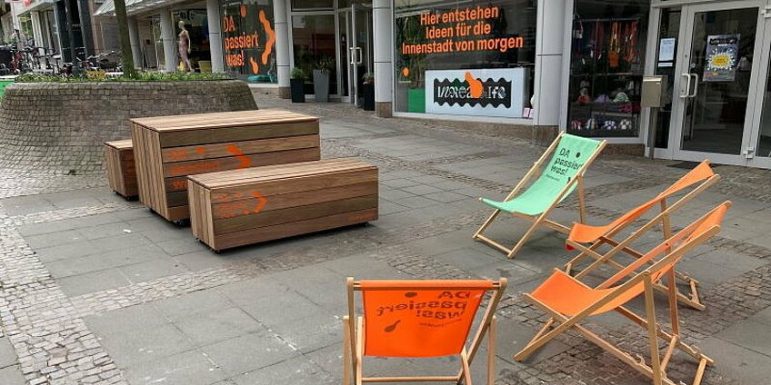 Darmstadt: Mobile City-Möbelboxen vor dem CityLab