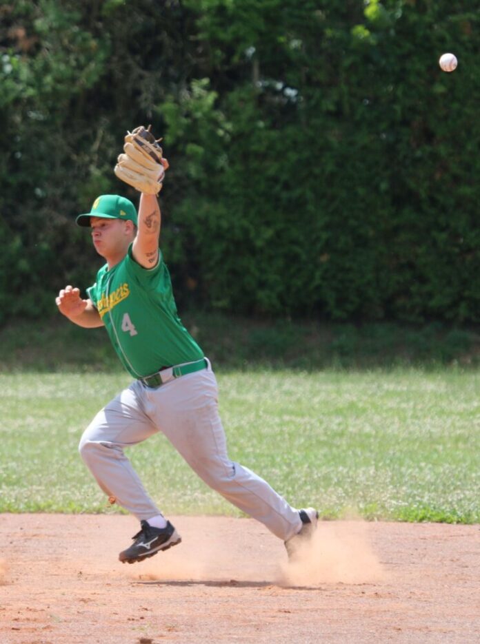 Shortstop Simon Bender