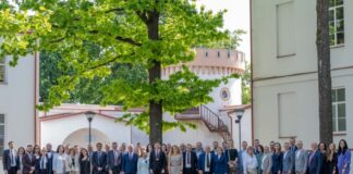 Gruppenbild im Burghof von Tauragė. (Foto: Stadt Tauragė)