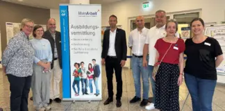 v.l.: Gabriele Lieb, Judith Becker, Jan Pippardt (MainArbeit), Martin Wilhelm (Sozialdezernent Stadt Offenbach), Petar Hotz (Agentur für Arbeit, Offenbach), Joachim Rumpf (MainArbeit), Kristina Tofaute und Susi Seifert (ProArbeit). Foto: MainArbeit