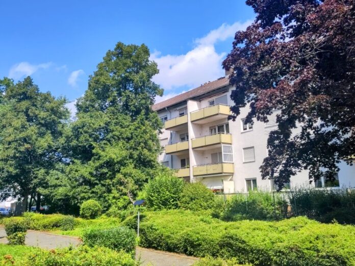 Mehrfamilienhäuser zu sanieren ist technisch kein Problem. Oft scheitern nachhaltige Sanierungen aber an der Uneinigkeit der Eigentümer (Foto: Benjamin Krick)