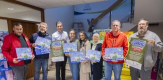 Mit dem Kauf des Obertshausener Adventskalender städtische Vereine unterstützen