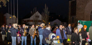 Martinszug in Heusenstamm: Licht in das Dunkle gebracht