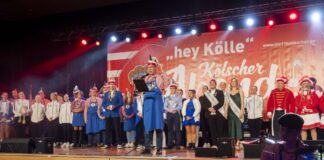 Obertshausen: Elf Babbscher feiern Kölschen Abend