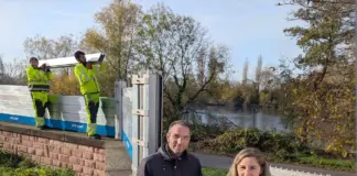Mobile Wand schützt vor Hochwasser in Offenbach