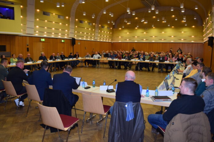 voll besetzter Saal bei der Präsentation