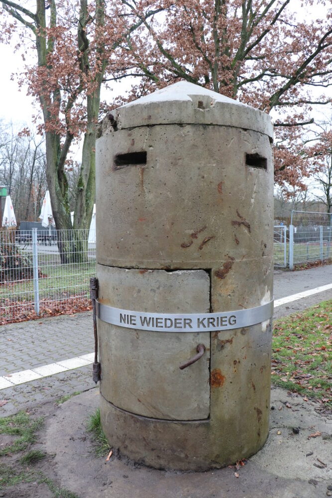 Bunker-Metallbanderole-Copyright-Denkmalamt-Stadt-Frankfurt-am-Main-Elke-Sichert
