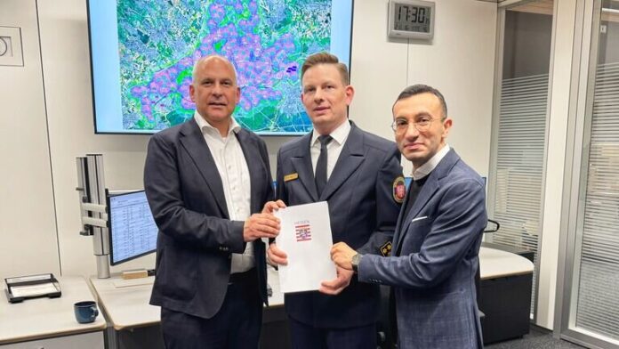 bescheiduebergabe_sirenenprogramm_frankfurt_stm