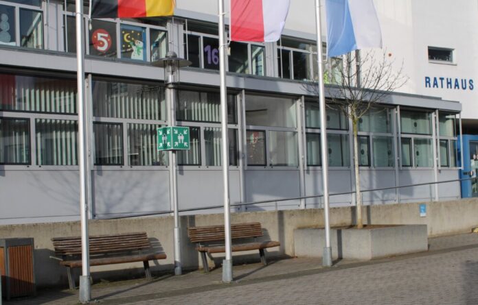 ua_sitzbänke_rathaus1