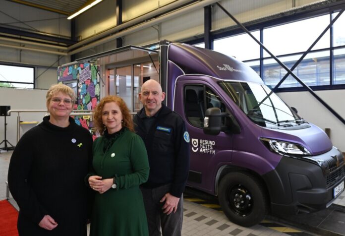 Christiane-Schlang-Elke-Voitl-Peter-Tinnemann-Copyright-Bernd-Kammerer