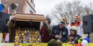 Rathaussturm: Narren regieren in Heusenstamm
