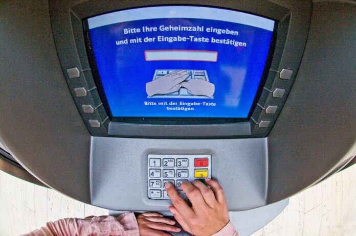 pressebild-geldausgabe-automat.jpg