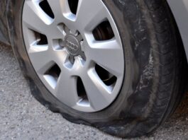 Kühlen Kopf bewahren: Worauf Autofahrer im Pannenfall achten sollten