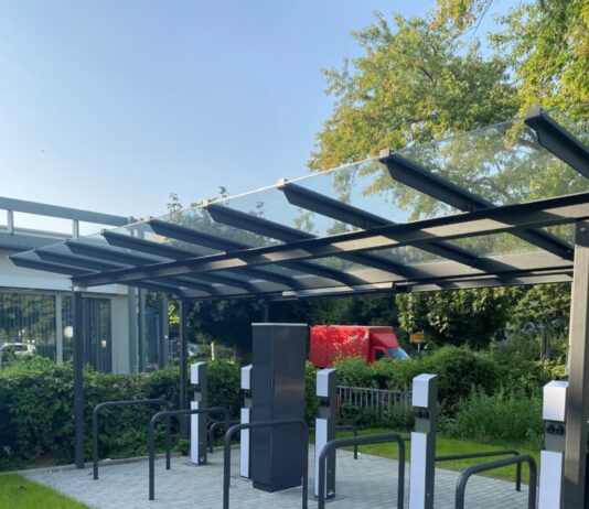 Wiesbaden: Neue Fahrrad-Station erweitert das Parkhaus Elsässer Platz zum Mobilitäts-Hub