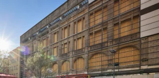 Station Mitte in Offenbach: Die alte Sandsteinfassade ist freigelegt