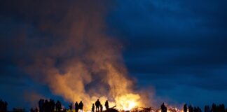 RP klärt auf: So klappt es mit dem Osterfeuer