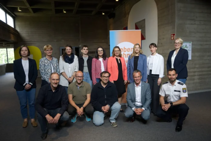 e8a47e320b98f20c40a5102004b4925a