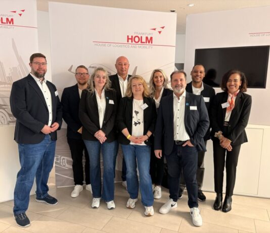Kommunales Jobcenter des Hochtaunuskreises begleitet Kundinnen und Kunden zur Jobmesse Rhein-Main 2026