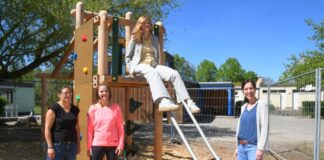 Regenbogenschüler in Altheim konfigurieren Spielgerät
