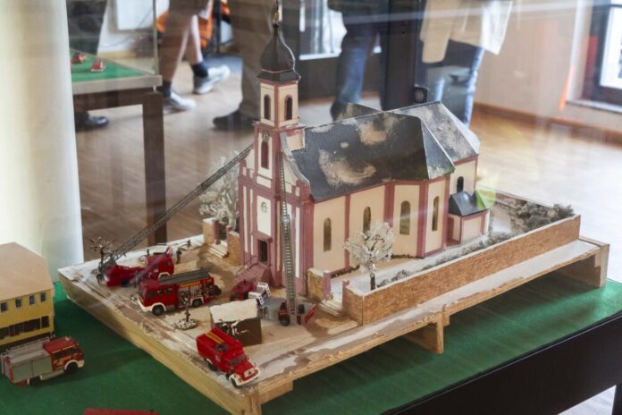 Titel Heusenstamm Ausstellung FFW Bild 2