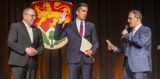 Obertshausens Bürgermeister Manuel Friedrich in zweite Amtszeit eingeführt
