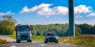 Mit Geduld über die Landstraße: ADAC erklärt, welche Gefahren beim Überholen lauern