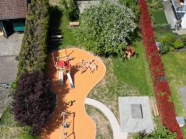 Nach Neugestaltung: Spielplatz Kalbacher Hauptstraße ist nun barrierefrei und abwechslungsreich