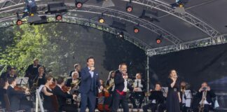 Heusenstamm: Mainhatten Pops Orchester erinnert an den 100. Geburtstag von Peter Alexander