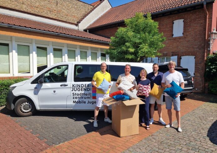 260629-Kissenuebergabe-Lionsclub