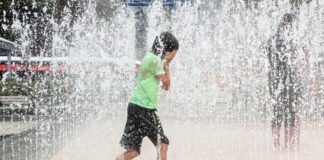 Wasserspielplatz PlayFountain auf dem Kochbrunnenplatz in Wiesbaden