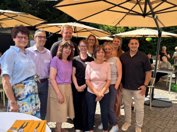 260703-Gruppenbild-mit-Sozialdezernentin-in-Klarenthal