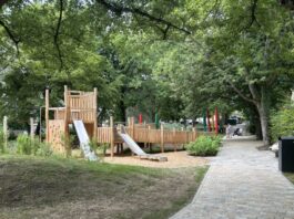 Spielplatz Quellbornstraße in Frauenstein wiedereröffnet: Inklusiver Treffpunkt für Familien