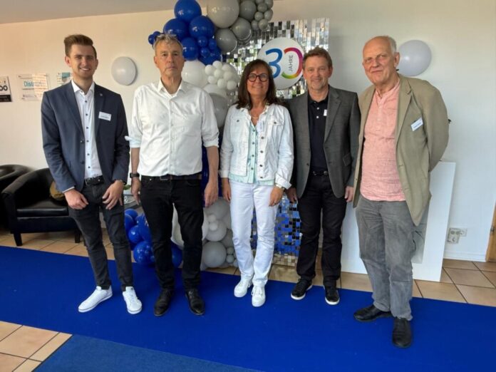 Bildquelle KST Institut GmbH_v.l. Daniel Rudenko Dr. Alexander Wolff von Gudenberg; Esther Dilcher Herbert Frosch und Norbert Bender