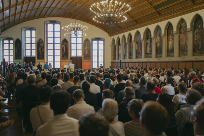 Voll-besetzter-Kaisersaal-Copyright-Stadt-Frankfurt-am-Main-Chris-Christes